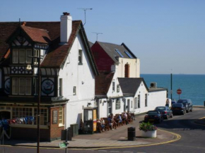  The Ship Inn - Sandgate  Фолктоун